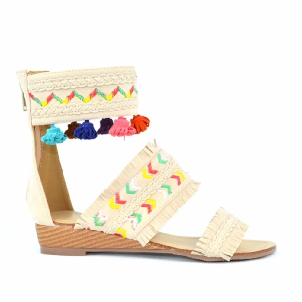 NIB sandals - Picture 2 of 8